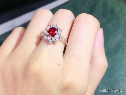 红宝石金手指怎么使用-红宝石卡在哪些店可以用