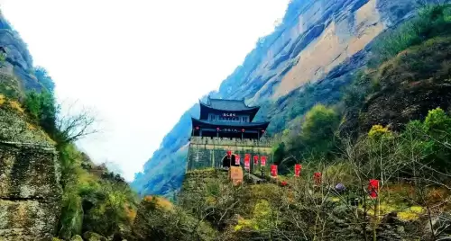 一夫当关万夫莫开指关羽吗-一夫当关 万夫莫开出自哪里