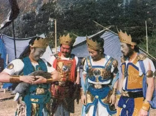 凡人修真2斩将封神台-凡人修仙传韩立和人面蛟